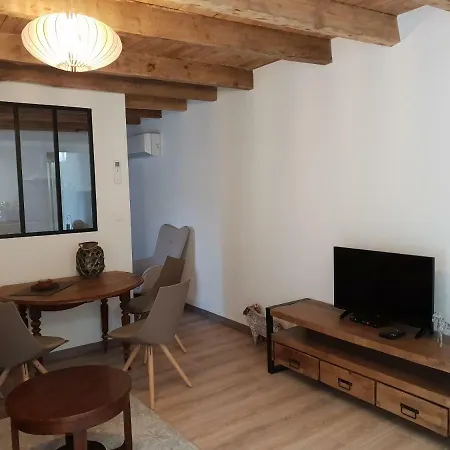 Fontaine D'amour アパート サルラ・ラ・カネダ